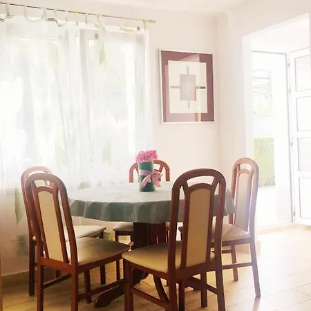 With A Parking Space - 18988